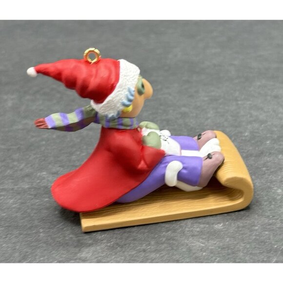 VTG 1998 Hallmark Keepsake Christmas Ornament "Maxine" Sledding w/Dog Floyd - Picture 4 of 9